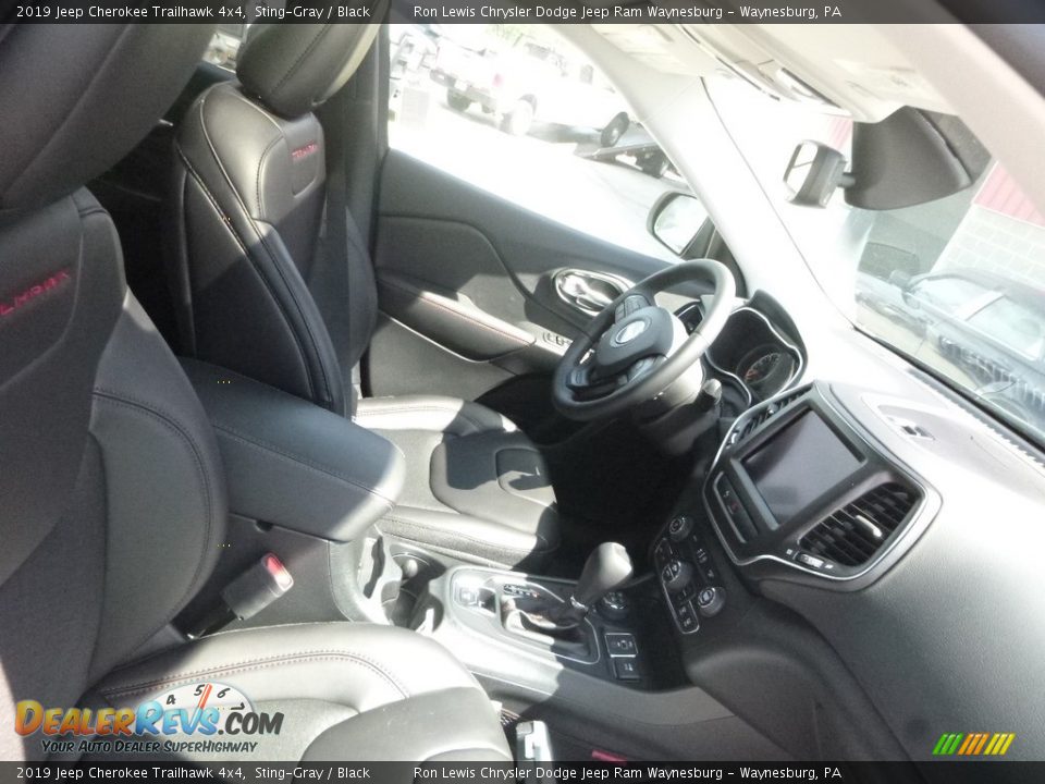2019 Jeep Cherokee Trailhawk 4x4 Sting-Gray / Black Photo #10