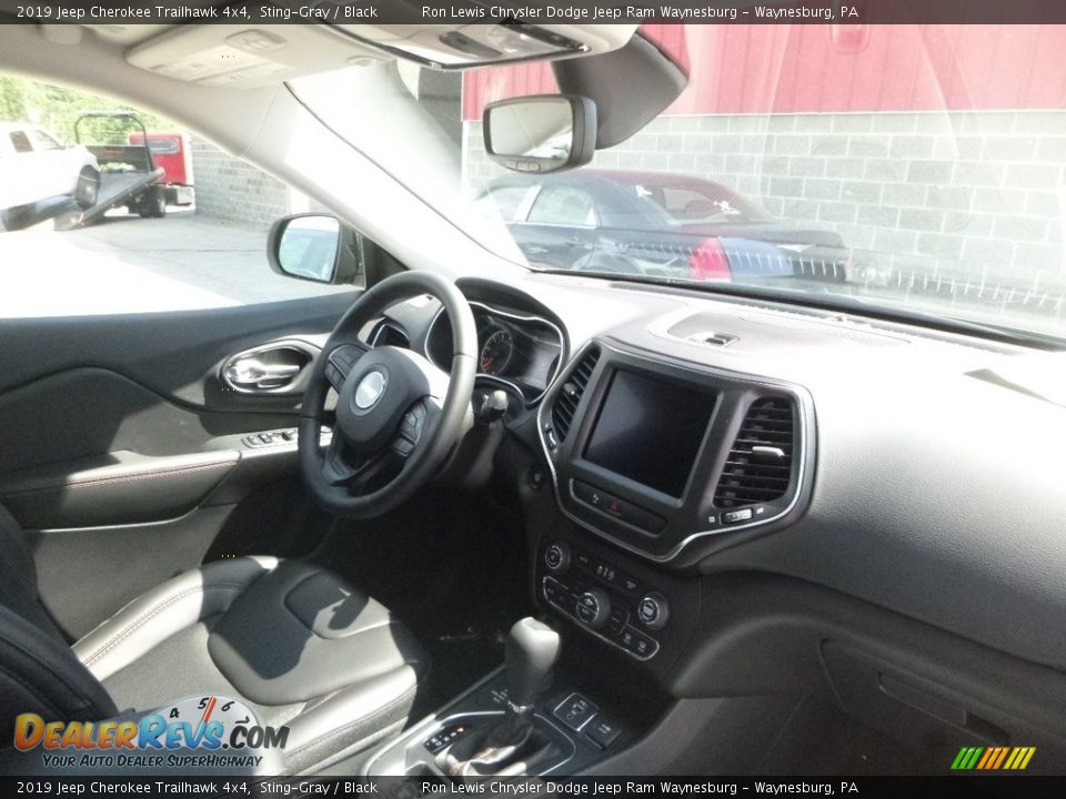 2019 Jeep Cherokee Trailhawk 4x4 Sting-Gray / Black Photo #11