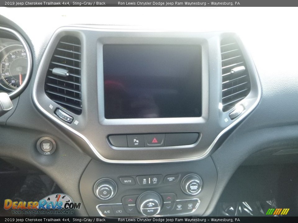 2019 Jeep Cherokee Trailhawk 4x4 Sting-Gray / Black Photo #16