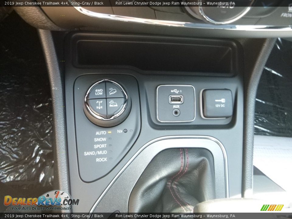 2019 Jeep Cherokee Trailhawk 4x4 Sting-Gray / Black Photo #19