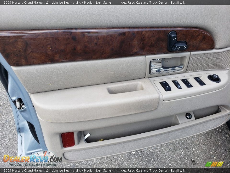 2009 Mercury Grand Marquis LS Light Ice Blue Metallic / Medium Light Stone Photo #17