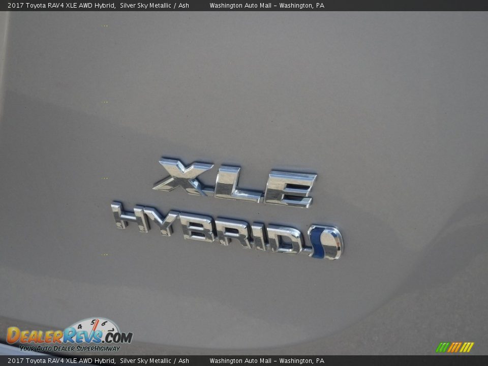 2017 Toyota RAV4 XLE AWD Hybrid Silver Sky Metallic / Ash Photo #11