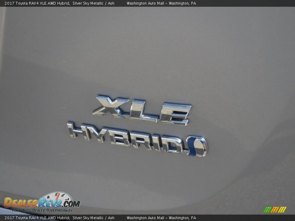 2017 Toyota RAV4 XLE AWD Hybrid Silver Sky Metallic / Ash Photo #11