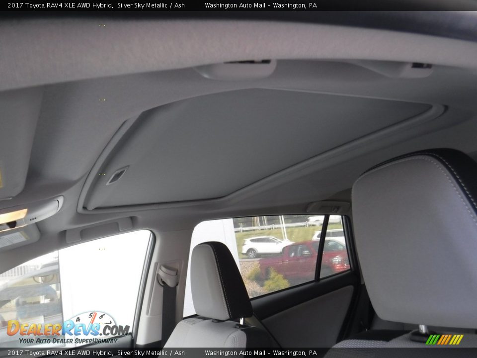 2017 Toyota RAV4 XLE AWD Hybrid Silver Sky Metallic / Ash Photo #12