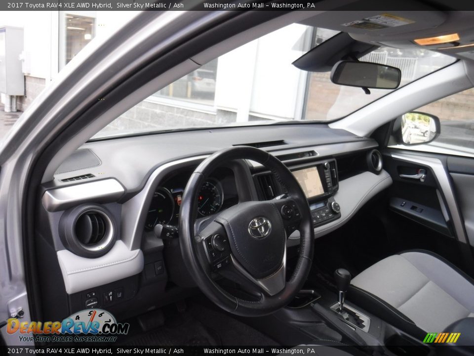 2017 Toyota RAV4 XLE AWD Hybrid Silver Sky Metallic / Ash Photo #14