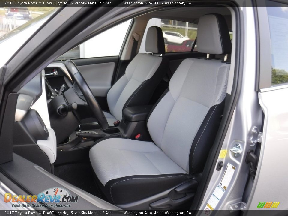2017 Toyota RAV4 XLE AWD Hybrid Silver Sky Metallic / Ash Photo #16