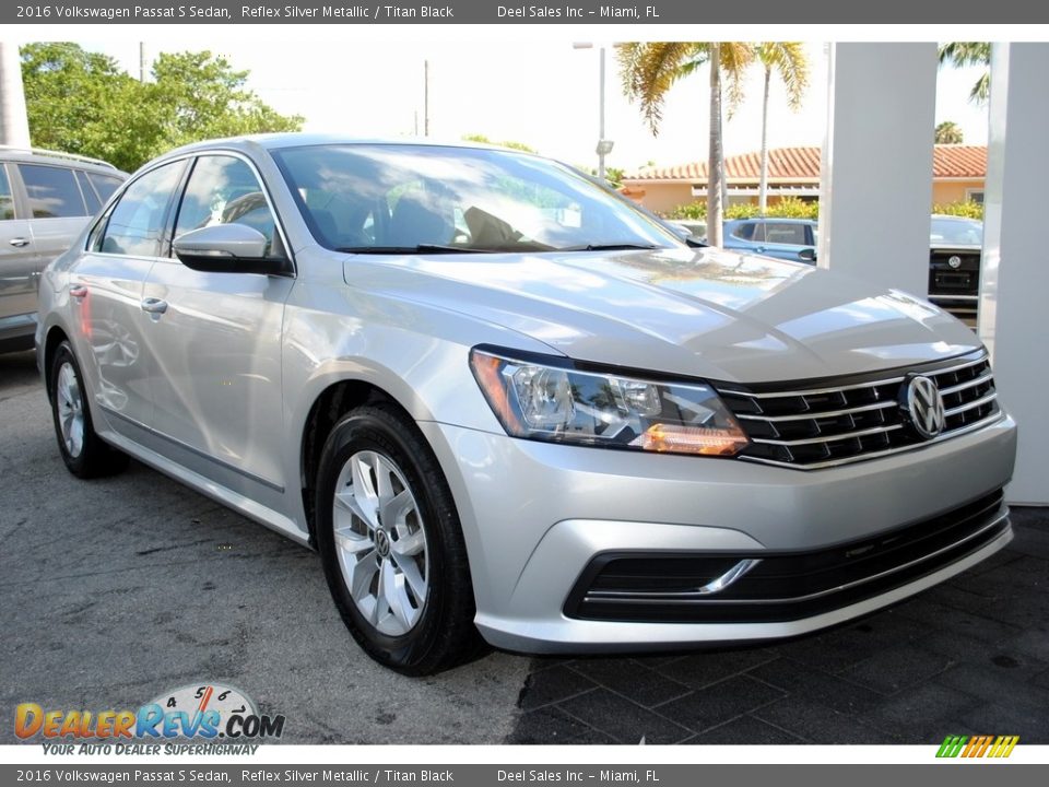 2016 Volkswagen Passat S Sedan Reflex Silver Metallic / Titan Black Photo #2