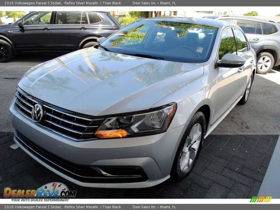 2016 Volkswagen Passat S Sedan Reflex Silver Metallic / Titan Black Photo #4
