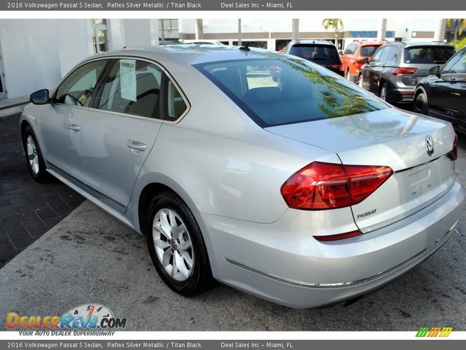 2016 Volkswagen Passat S Sedan Reflex Silver Metallic / Titan Black Photo #5