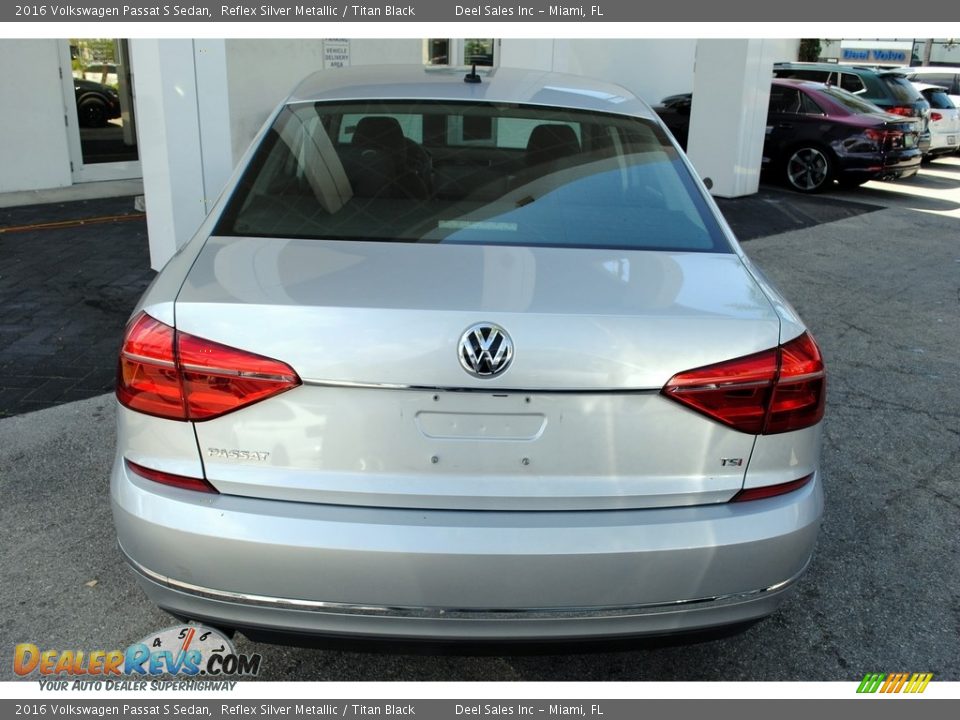 2016 Volkswagen Passat S Sedan Reflex Silver Metallic / Titan Black Photo #7