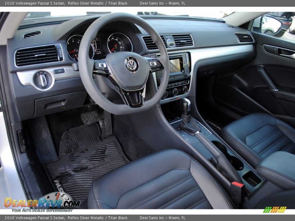 2016 Volkswagen Passat S Sedan Reflex Silver Metallic / Titan Black Photo #11