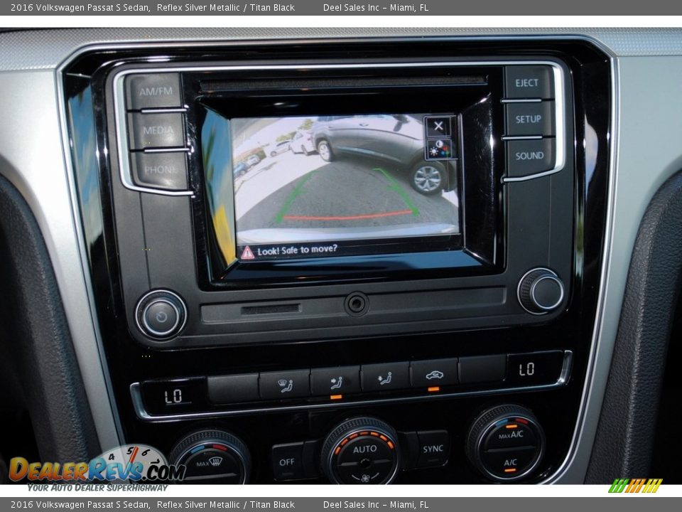 2016 Volkswagen Passat S Sedan Reflex Silver Metallic / Titan Black Photo #14