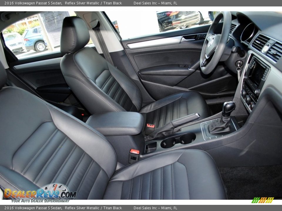2016 Volkswagen Passat S Sedan Reflex Silver Metallic / Titan Black Photo #16