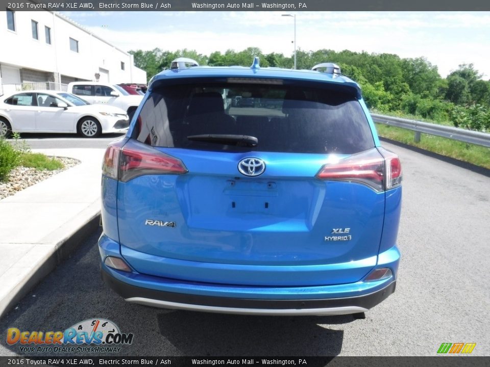 2016 Toyota RAV4 XLE AWD Electric Storm Blue / Ash Photo #9