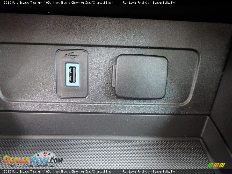 2019 Ford Escape Titanium 4WD Ingot Silver / Chromite Gray/Charcoal Black Photo #19