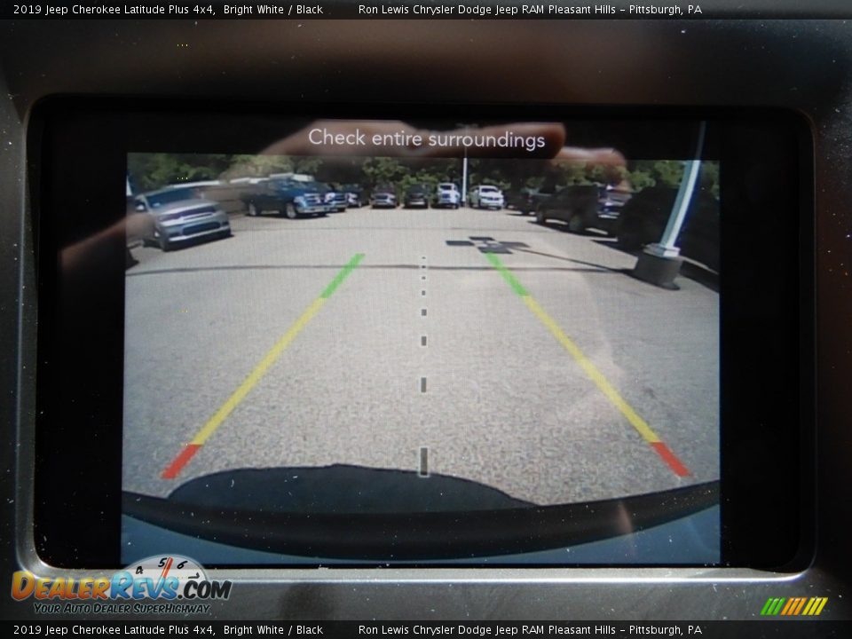 2019 Jeep Cherokee Latitude Plus 4x4 Bright White / Black Photo #18