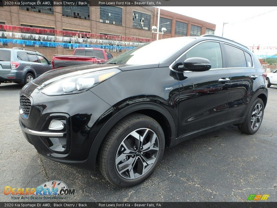 Front 3/4 View of 2020 Kia Sportage EX AWD Photo #7