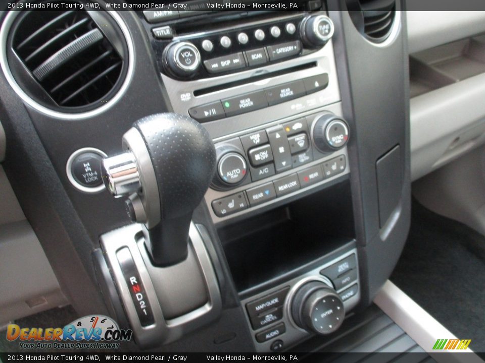 2013 Honda Pilot Touring 4WD White Diamond Pearl / Gray Photo #17