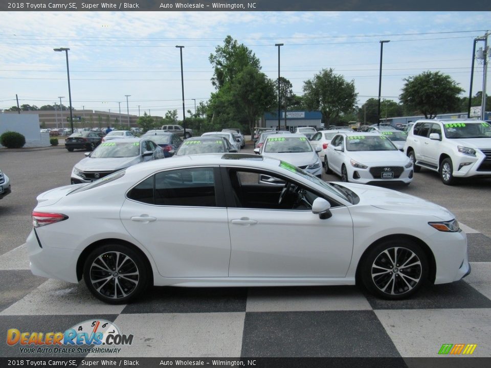 2018 Toyota Camry SE Super White / Black Photo #3
