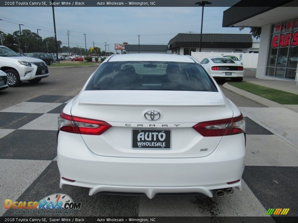 2018 Toyota Camry SE Super White / Black Photo #4