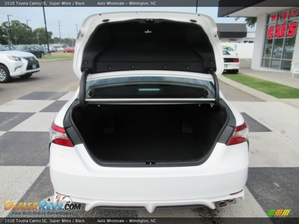 2018 Toyota Camry SE Super White / Black Photo #5