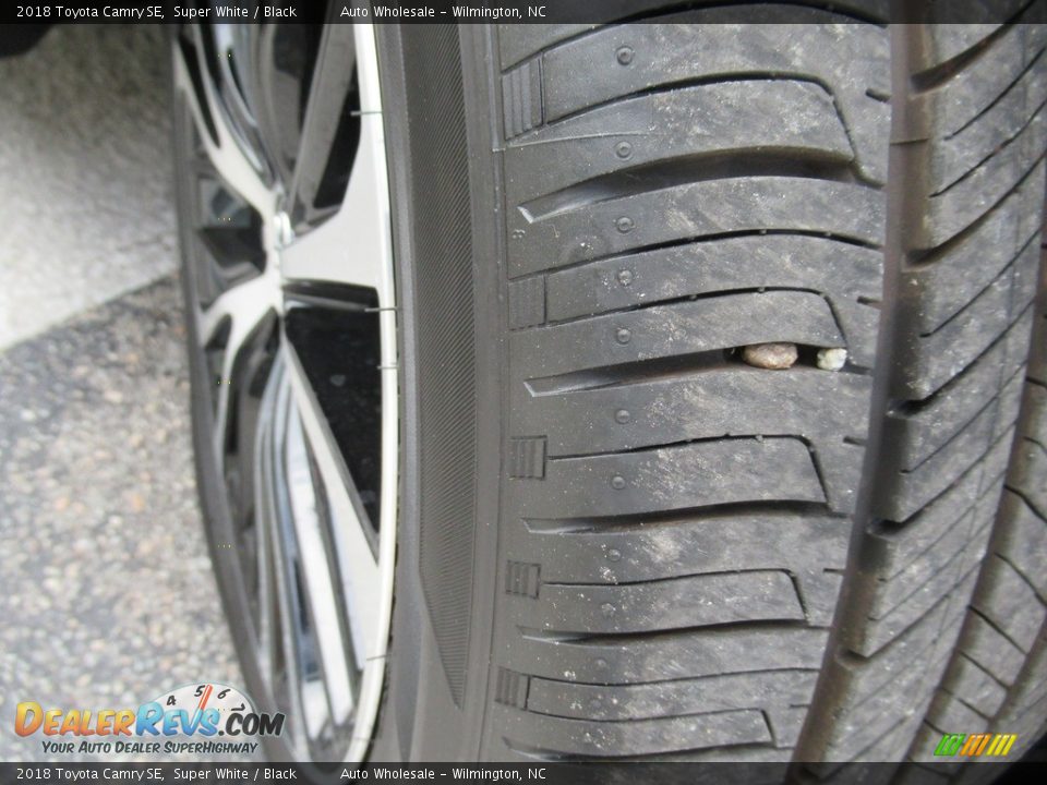 2018 Toyota Camry SE Super White / Black Photo #8