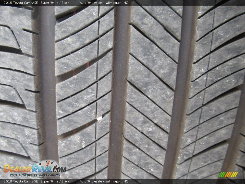 2018 Toyota Camry SE Super White / Black Photo #9