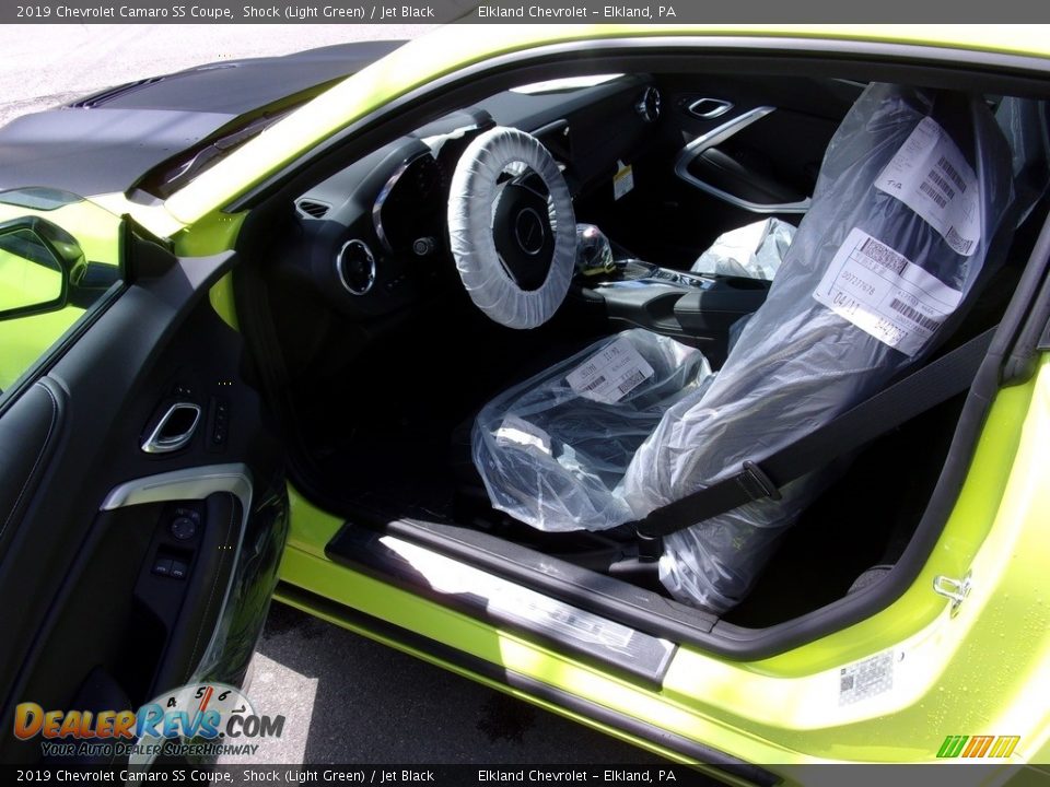 Front Seat of 2019 Chevrolet Camaro SS Coupe Photo #17