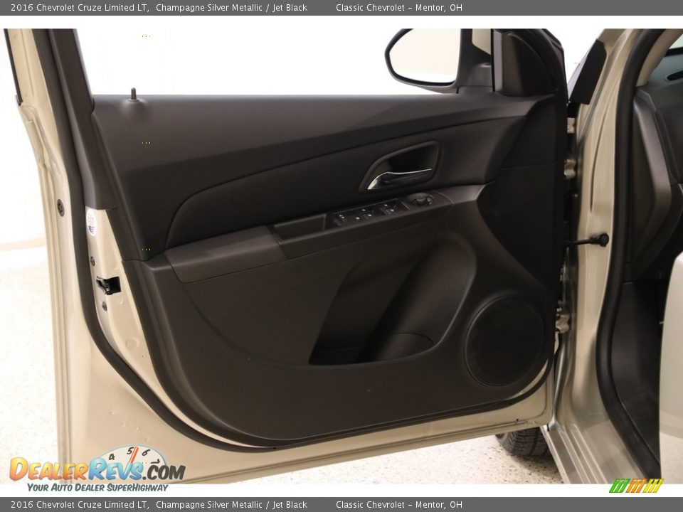 2016 Chevrolet Cruze Limited LT Champagne Silver Metallic / Jet Black Photo #4