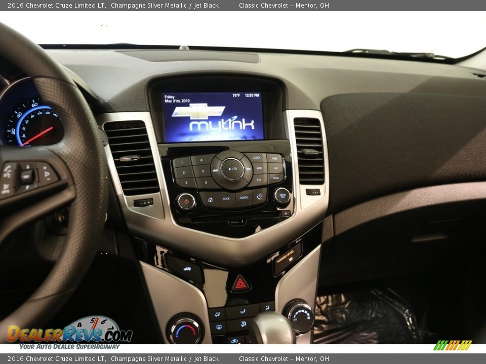 2016 Chevrolet Cruze Limited LT Champagne Silver Metallic / Jet Black Photo #8