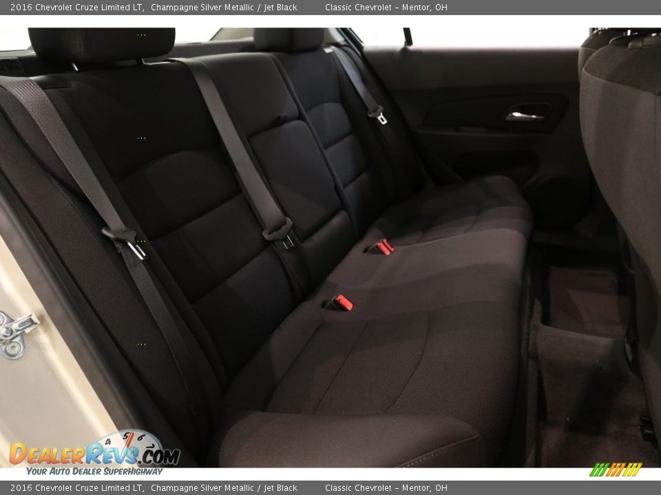 2016 Chevrolet Cruze Limited LT Champagne Silver Metallic / Jet Black Photo #14