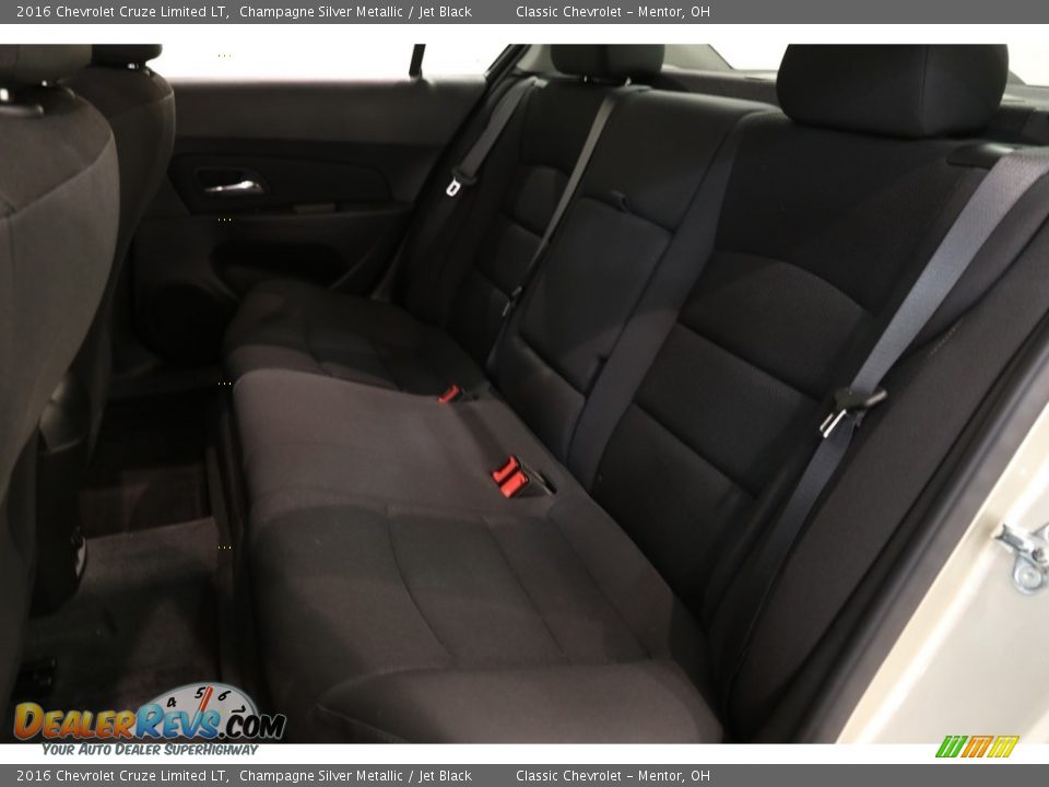 2016 Chevrolet Cruze Limited LT Champagne Silver Metallic / Jet Black Photo #15