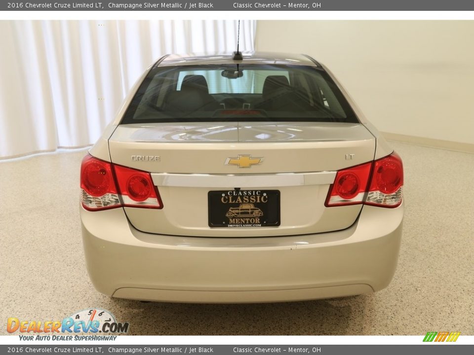 2016 Chevrolet Cruze Limited LT Champagne Silver Metallic / Jet Black Photo #16