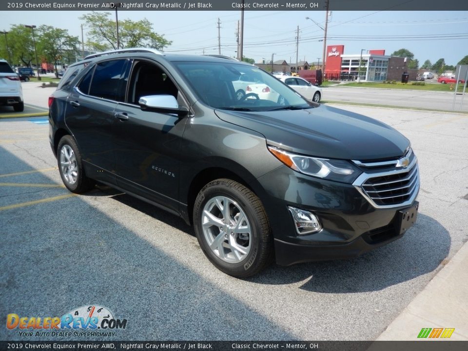 Front 3/4 View of 2019 Chevrolet Equinox Premier AWD Photo #3