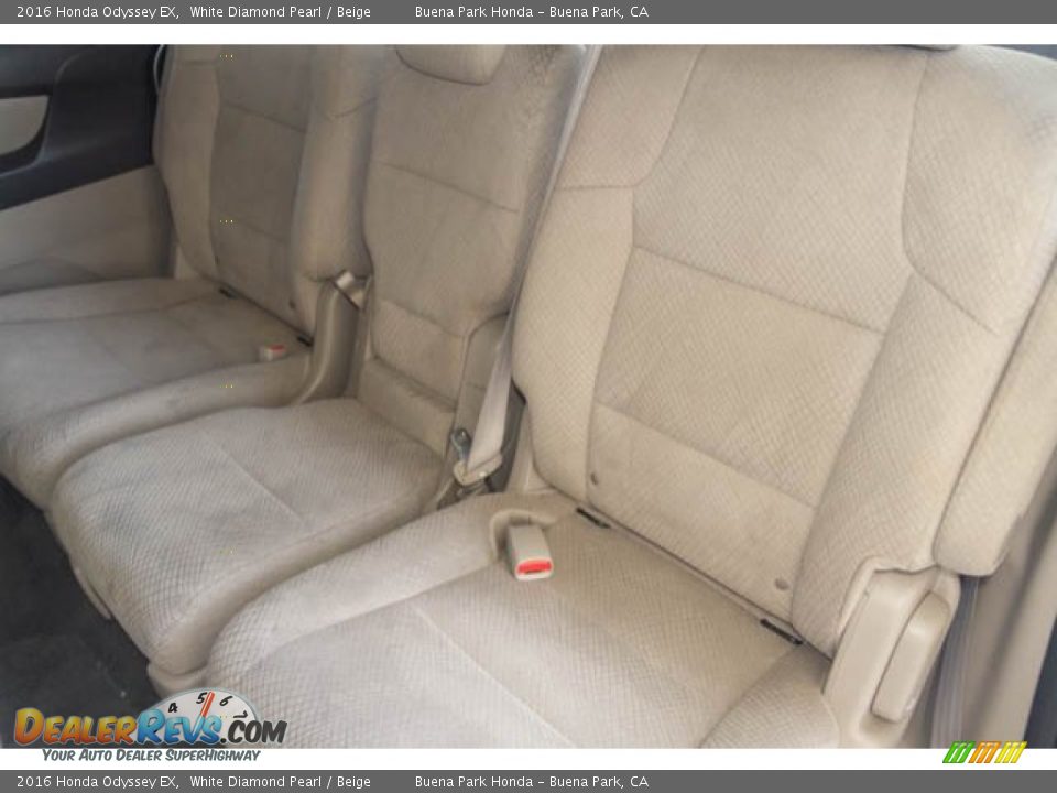 2016 Honda Odyssey EX White Diamond Pearl / Beige Photo #18