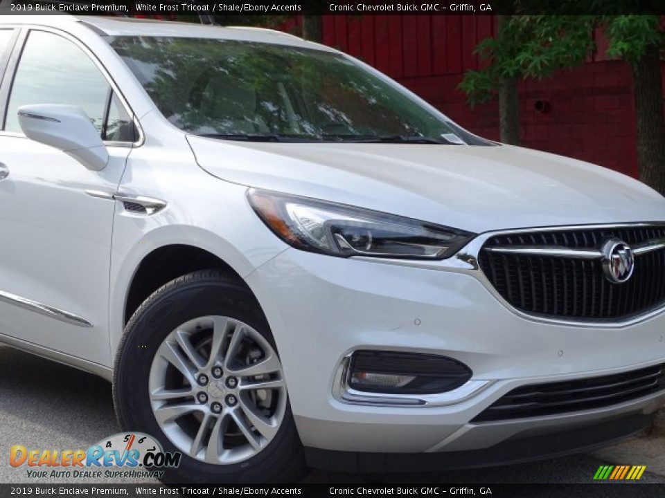 2019 Buick Enclave Premium White Frost Tricoat / Shale/Ebony Accents Photo #2
