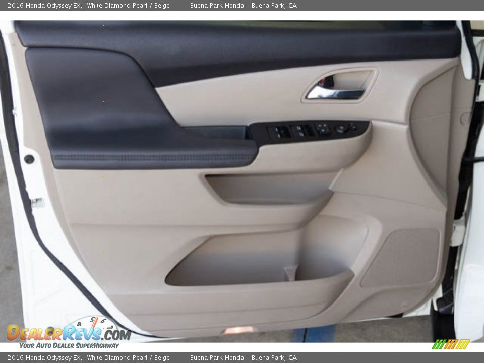 2016 Honda Odyssey EX White Diamond Pearl / Beige Photo #31