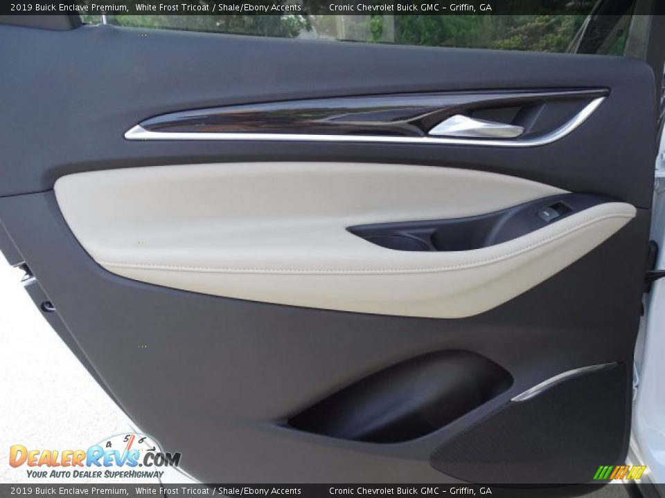 2019 Buick Enclave Premium White Frost Tricoat / Shale/Ebony Accents Photo #25