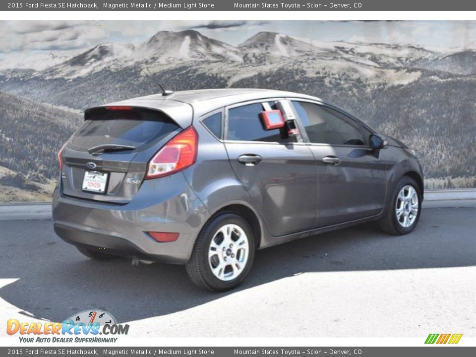 2015 Ford Fiesta SE Hatchback Magnetic Metallic / Medium Light Stone Photo #3