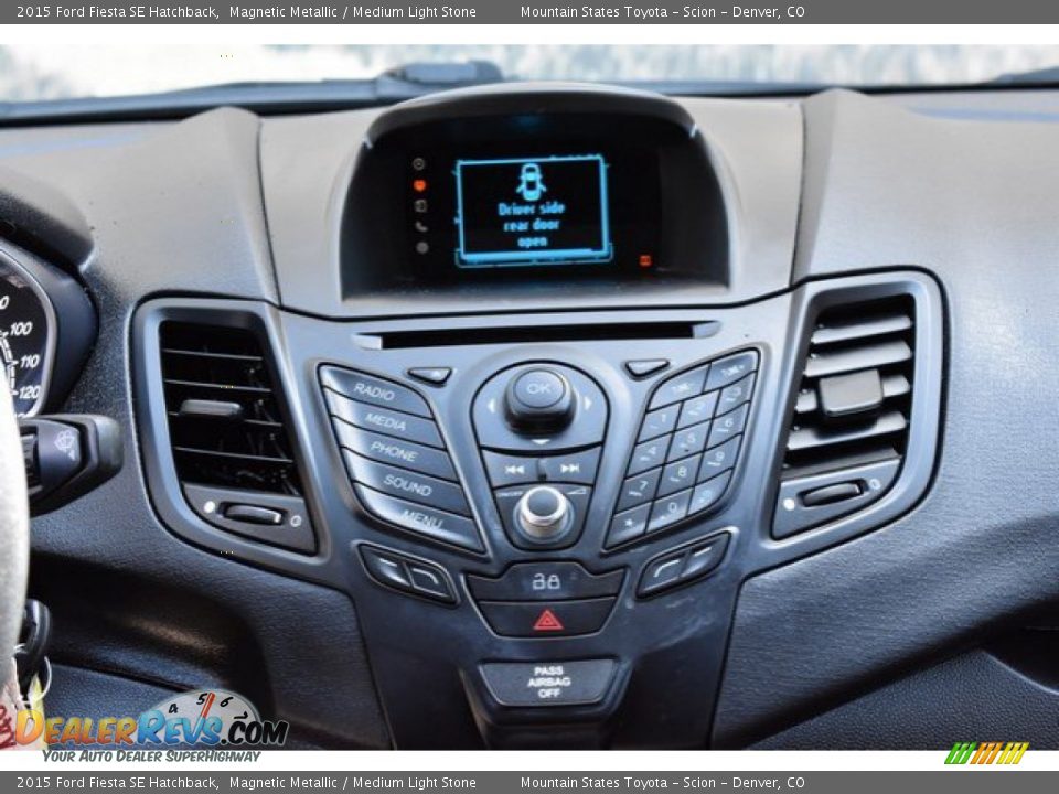 2015 Ford Fiesta SE Hatchback Magnetic Metallic / Medium Light Stone Photo #14