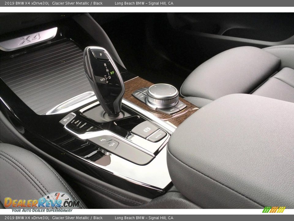 2019 BMW X4 xDrive30i Shifter Photo #7
