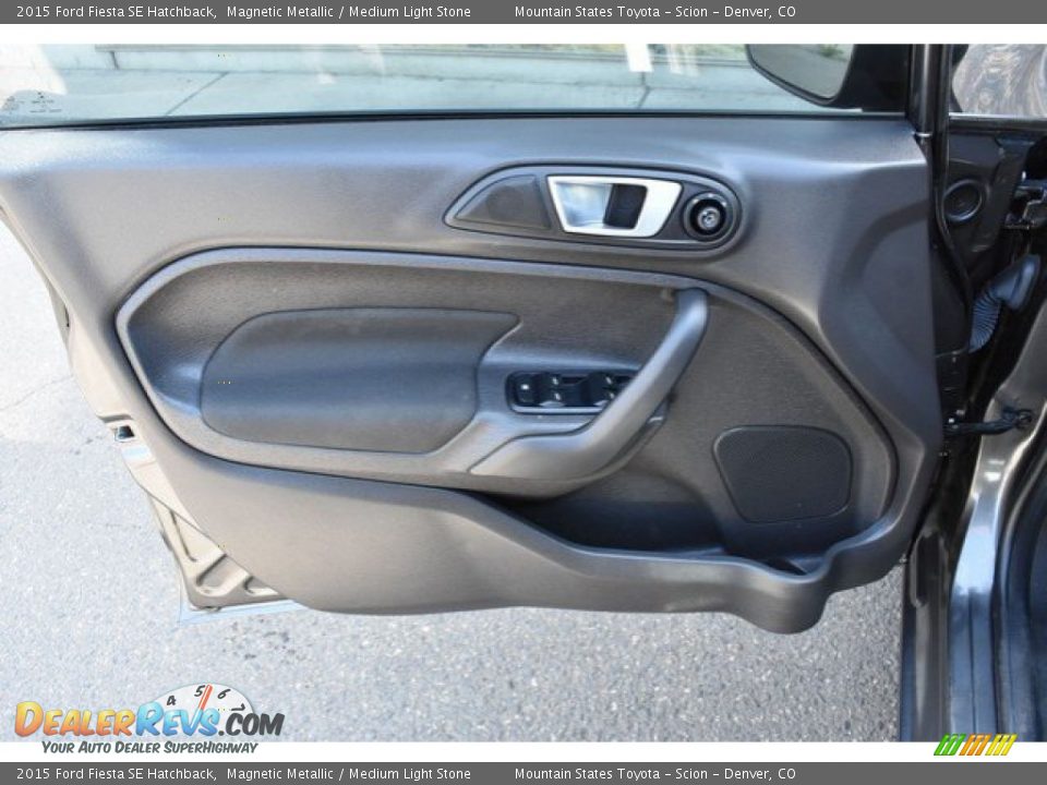 2015 Ford Fiesta SE Hatchback Magnetic Metallic / Medium Light Stone Photo #24