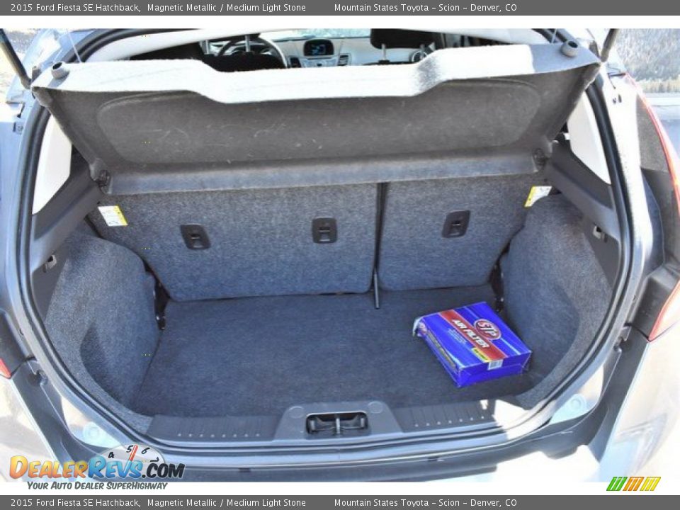 2015 Ford Fiesta SE Hatchback Magnetic Metallic / Medium Light Stone Photo #26