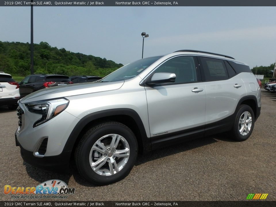 Front 3/4 View of 2019 GMC Terrain SLE AWD Photo #1