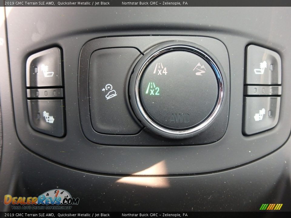 Controls of 2019 GMC Terrain SLE AWD Photo #19
