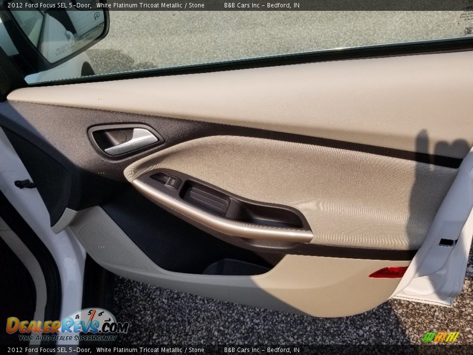 2012 Ford Focus SEL 5-Door White Platinum Tricoat Metallic / Stone Photo #24