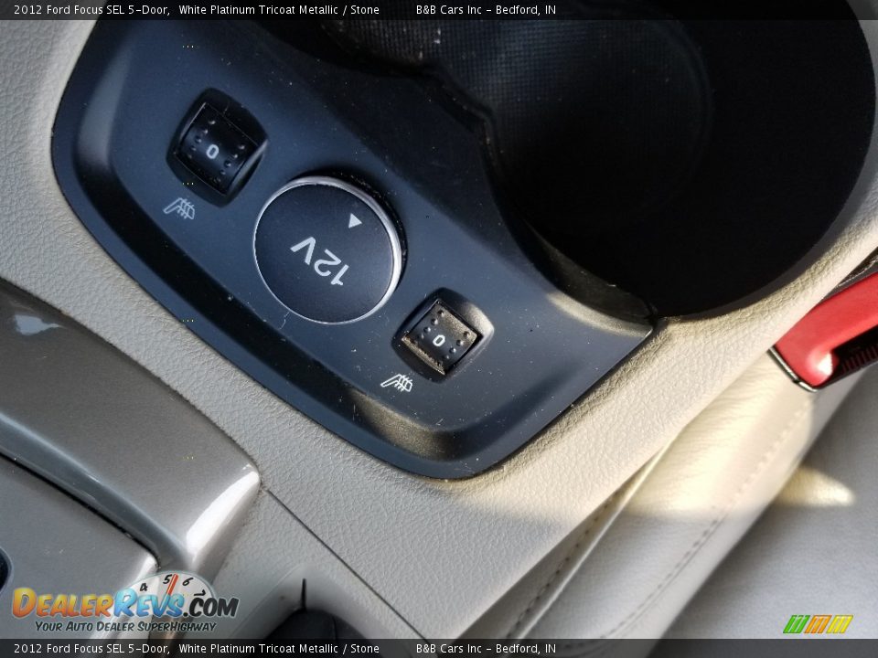 2012 Ford Focus SEL 5-Door White Platinum Tricoat Metallic / Stone Photo #25
