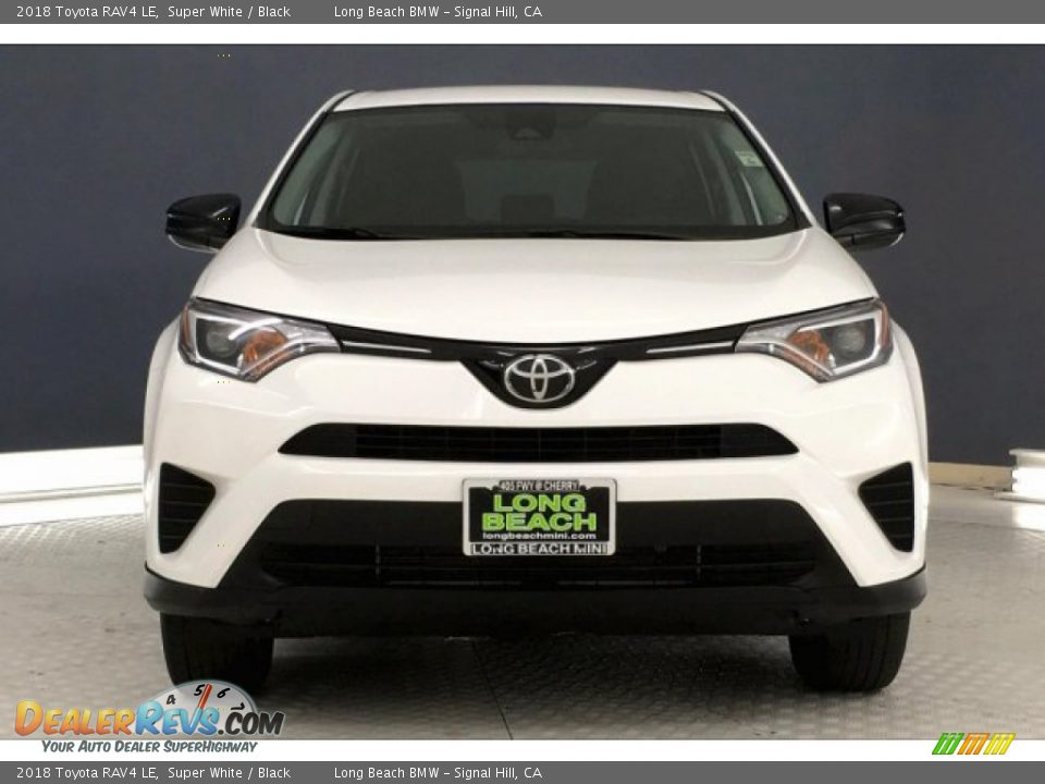 2018 Toyota RAV4 LE Super White / Black Photo #2