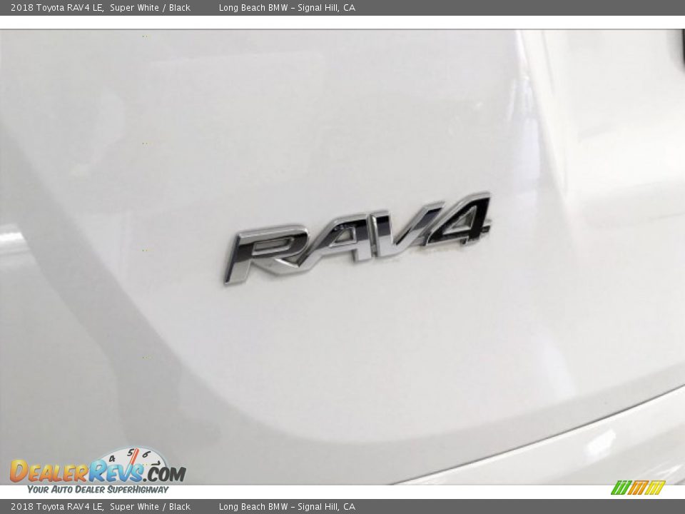 2018 Toyota RAV4 LE Super White / Black Photo #7
