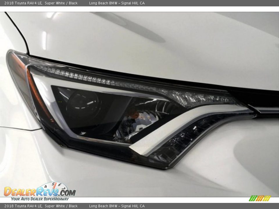 2018 Toyota RAV4 LE Super White / Black Photo #27